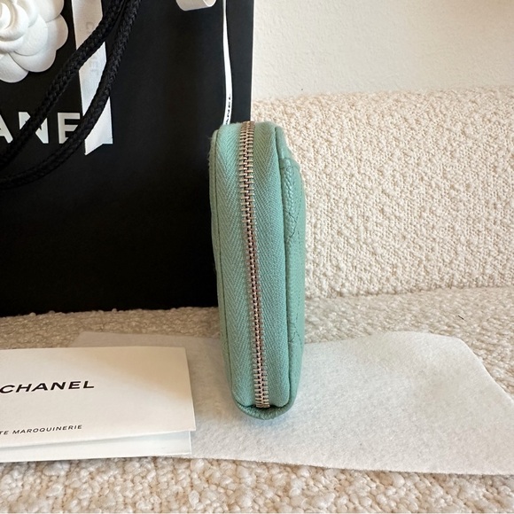Chanel Zip Around Wallet | Sea Foam Green - Picture 5 of 10
